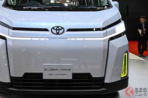 トヨタ斬新「ハイエース」 全長5mボディの“1人乗りモデル“「GLOBAL HIACE」がスゴかった！ 斬新シフト＆広々内装もイイ「コンセントモデル」とは