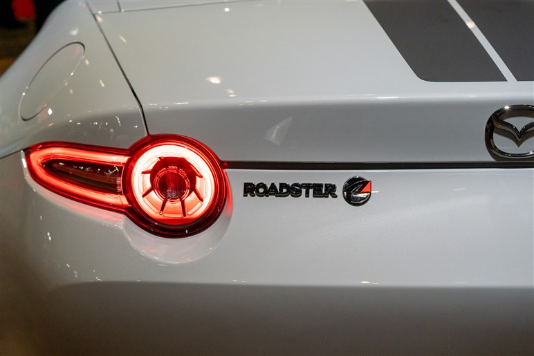 【10日発表！】待望の“2.0L搭載”ソフトトップは確定。新・高性能ロードスターはどんなクルマ？