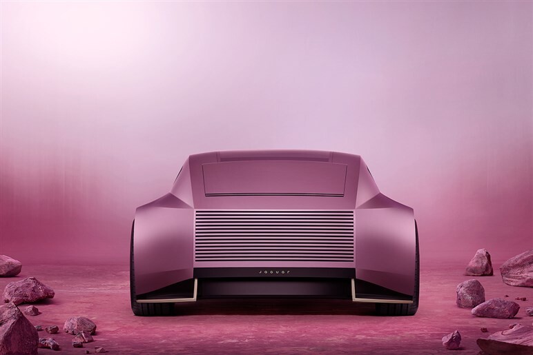 【ズレてない？】EV専門・シンプル・中国・ヤング。パワーワードで世界を煽るジャガーは〇か×か