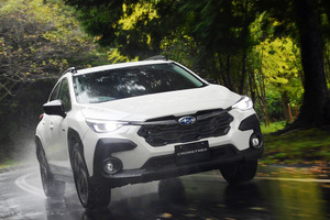 スバル新型「クロストレック」は買っても大丈夫！ 元開発ドライバーが「AWD」と「FWD」の違いを忖度ぬきで解説します