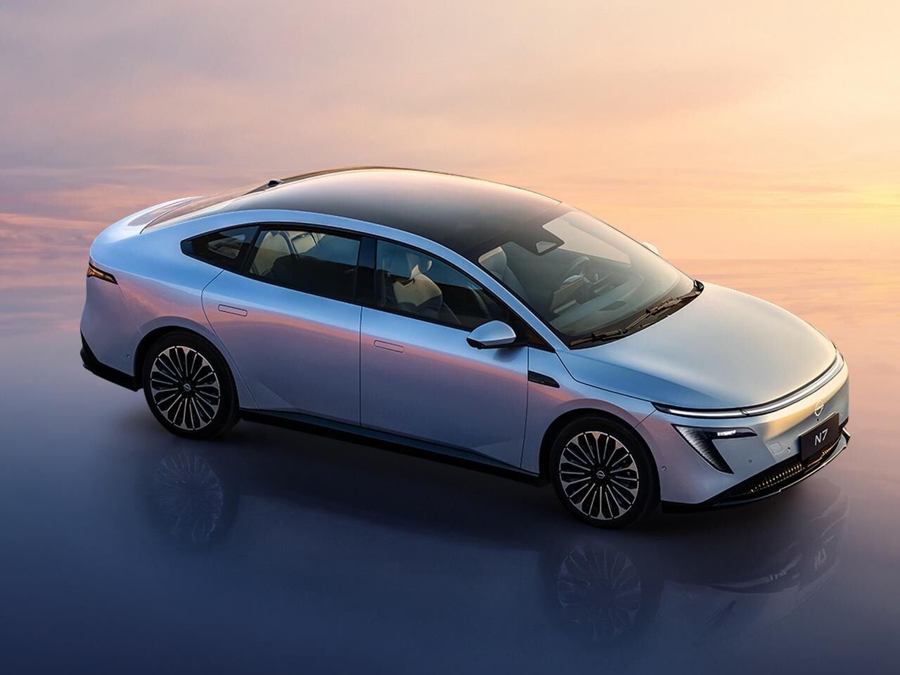 東風日産の新型EVサルーン「N7」が1カ月で1万7000台以上を受注、日産の経営再建に向けの起爆剤となるか