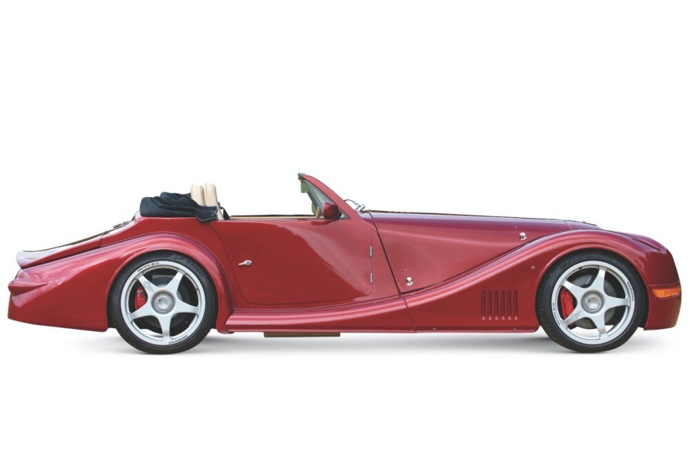 悩みは入手困難パーツ　モーガン・エアロ8　UK版中古車ガイド（2）　実車の方がカッコイイ