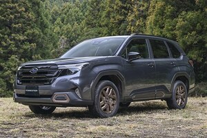 【どちらがお好み？】新型フォレスター登場！ ゴツい本格SUVに成長した6代目とWRX譲りの刺激的だった初代