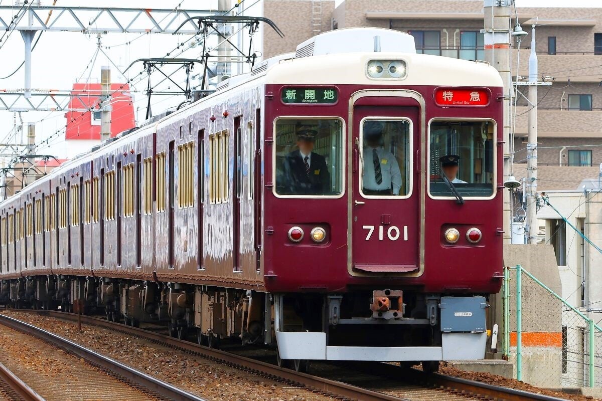 専用 THULE スーリー カローラクロス（ダイレクトルーフレール R3/9