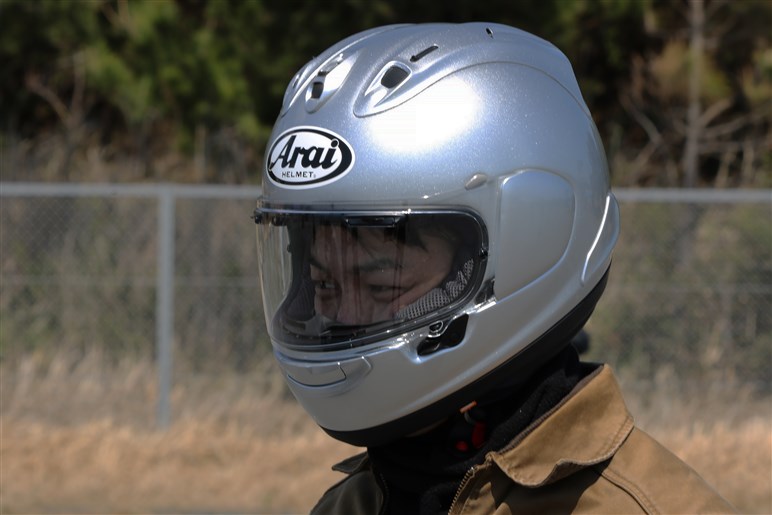 ネオクラシックなアライの新ヘルメット「ラパイド・ネオ」は意外にネオクラ以外もよく似合う