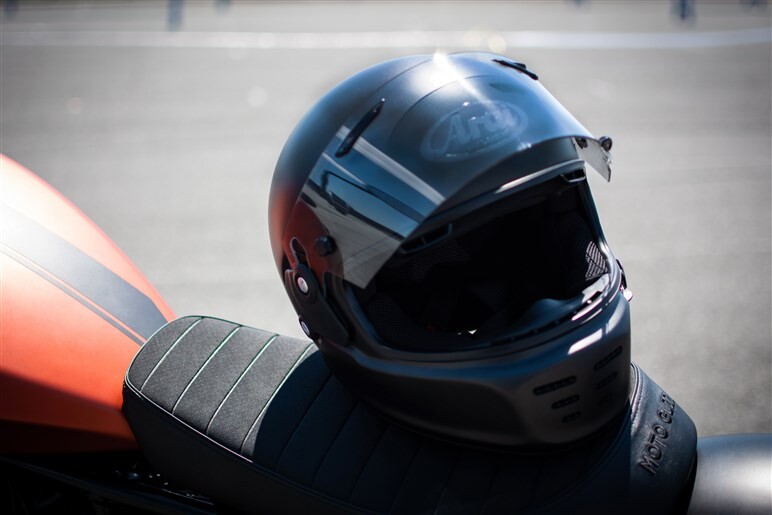 ネオクラシックなアライの新ヘルメット「ラパイド・ネオ」は意外にネオクラ以外もよく似合う