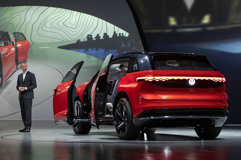 VWの新たなEVファミリー、大型SUVの「ID. ROOMZZ」を初披露