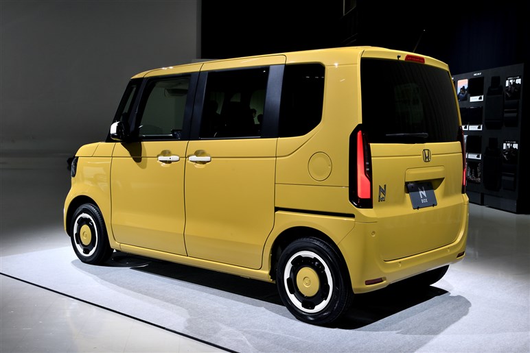N-BOXの先行予約開始は本日午後3時！ 年内納車希望ならディーラーへ走れ!!