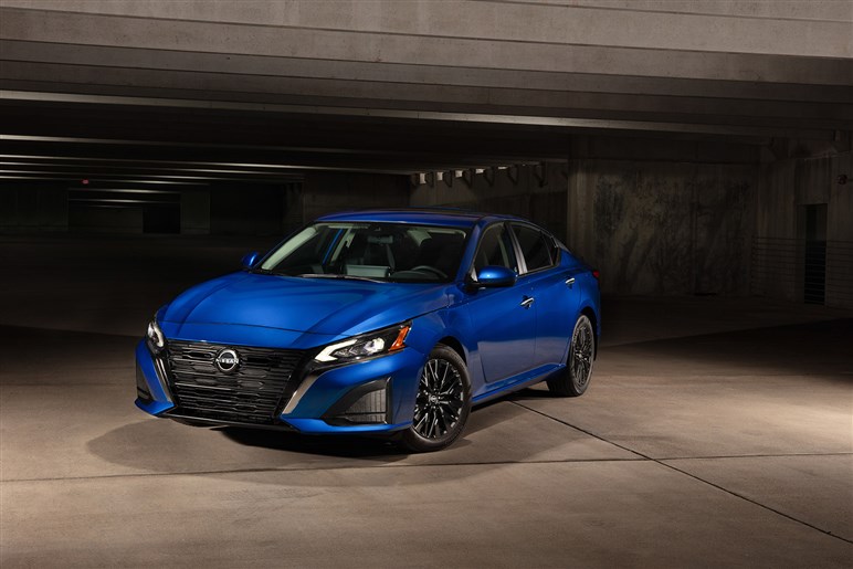 【BYDも驚くコスパ】日産の「新型BEV」の激安価格と超絶スペックが話題。ネットではどう評価されている？