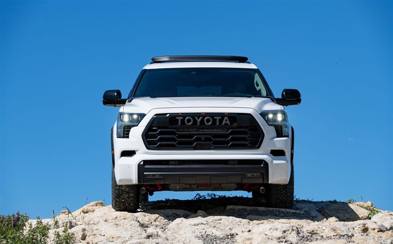 【政府もヤケクソ】トランプ関税の対応で奇策爆誕!? 米で生産した日本車を“大量逆輸入”は実際アリなのか