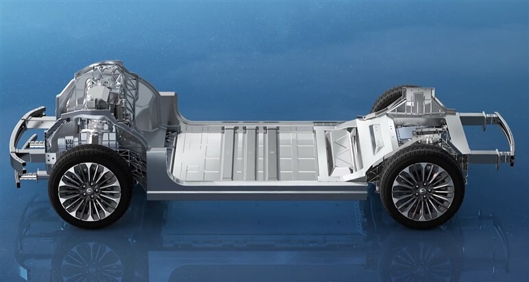 【BYDも驚くコスパ】日産の「新型BEV」の激安価格と超絶スペックが話題。ネットではどう評価されている？