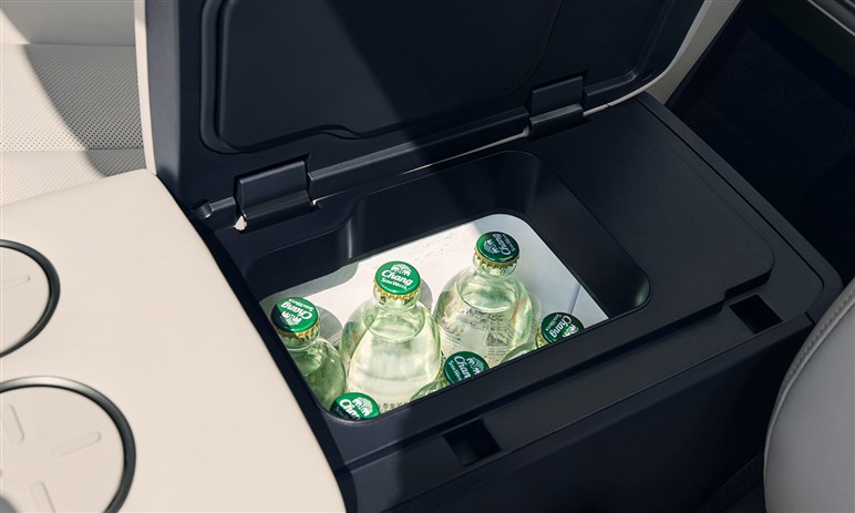 【BYDも驚くコスパ】日産の「新型BEV」の激安価格と超絶スペックが話題。ネットではどう評価されている？