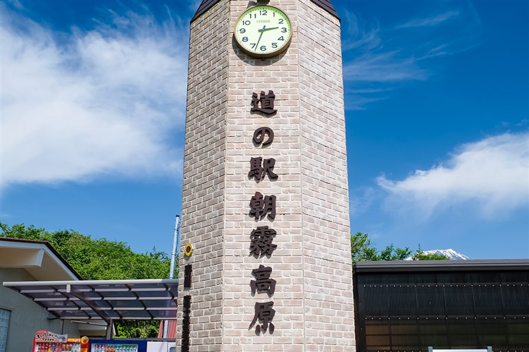 【トラブル増加中】道の駅で宿泊行為はNGだけど仮眠はOK…違いは？　車中泊ブームで気をつけておくべき事とは？