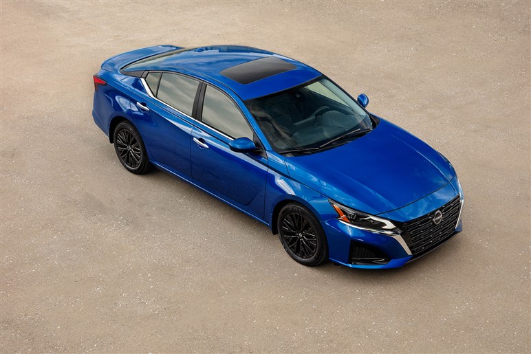 【BYDも驚くコスパ】日産の「新型BEV」の激安価格と超絶スペックが話題。ネットではどう評価されている？