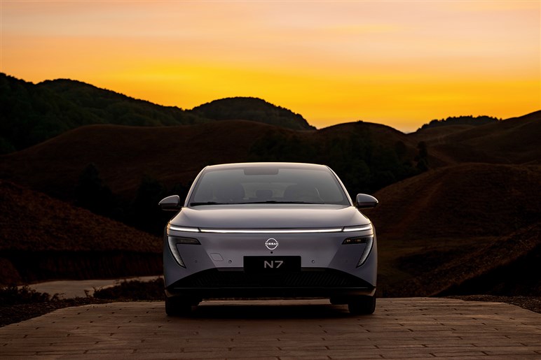 【BYDも驚くコスパ】日産の「新型BEV」の激安価格と超絶スペックが話題。ネットではどう評価されている？