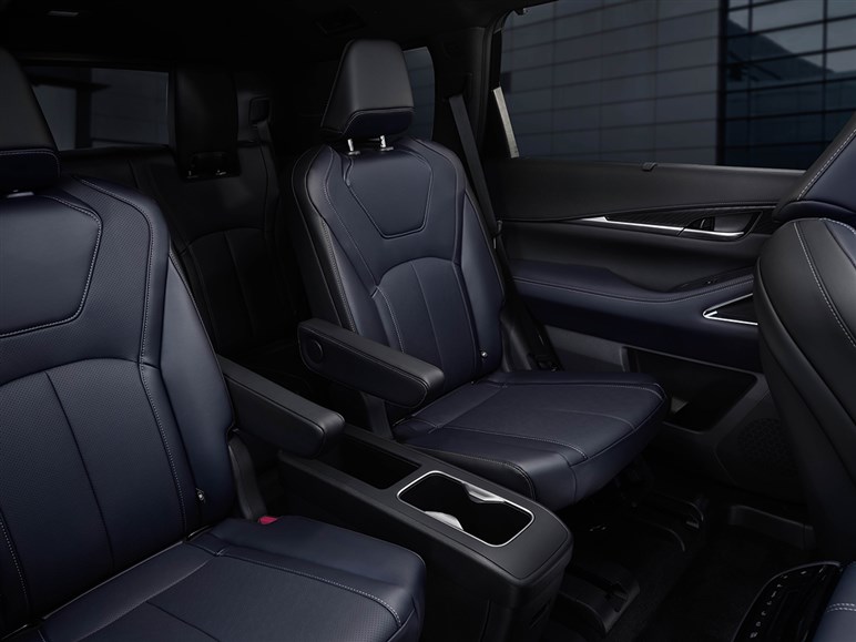 【トランプ関税】で実現しそうな米国からの逆輸入車。大穴「インフィニティ」の上陸を推したいこれだけの理由