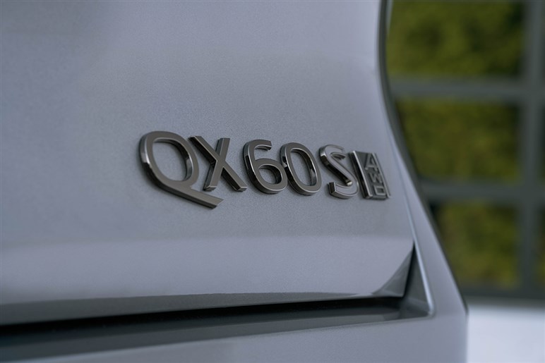 【トランプ関税】で実現しそうな米国からの逆輸入車。大穴「インフィニティ」の上陸を推したいこれだけの理由