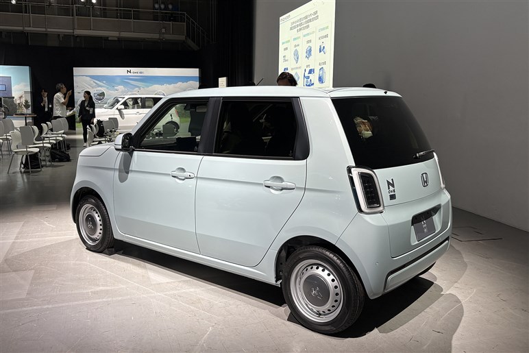 ホンダが新型EV「Nワン・イー」を公開。その無印良品的なコンセプトに想定ユーザーの「ミドル＋20代女性」はついて行けるのか？
