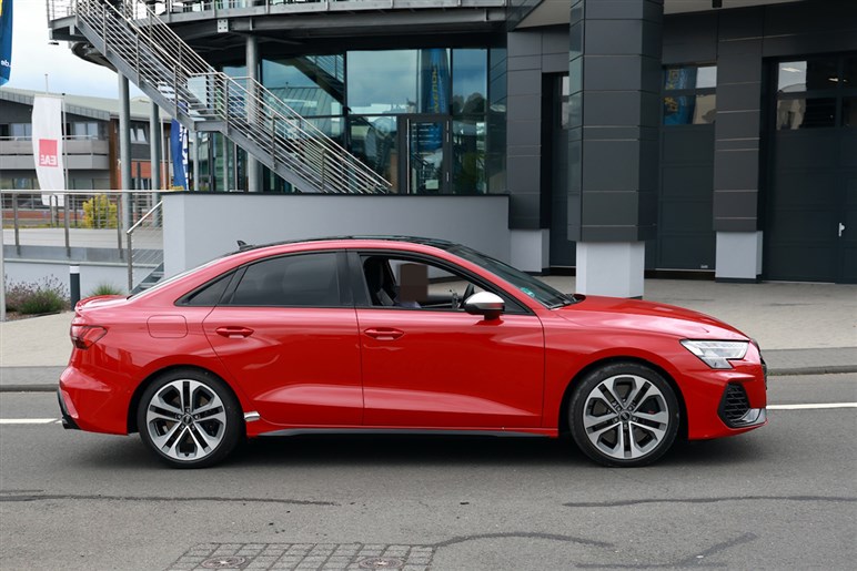 新型アウディ「S3」内装を完全刷新へ。大型ディスプレイと最新デジタル操作系をスクープ