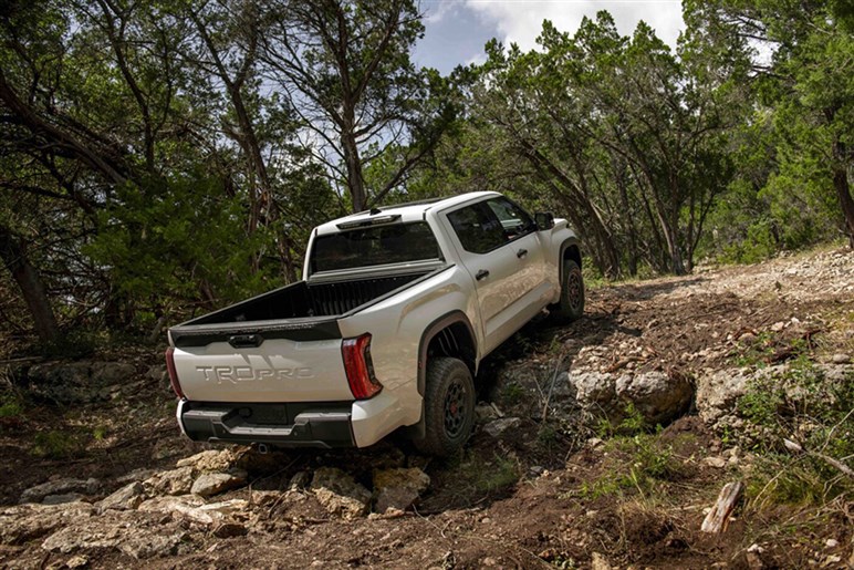 【トランプ関税】で実現しそうな米国からの逆輸入車。大穴「インフィニティ」の上陸を推したいこれだけの理由