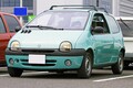 偶然か？　それともパクリか？　驚くほど似たデザインの輸入車と国産車３組