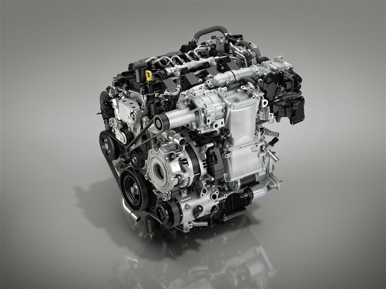 【約221万円より】マツダ3改良で精悍な“黒パッケージ”追加。夢のエンジン「SKYACTIV-X」も継続