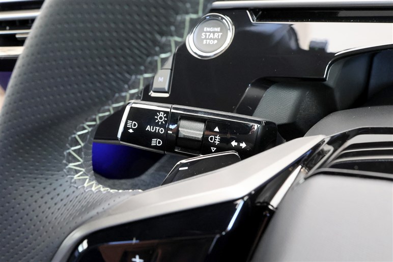 プジョーの新型SUV「3008」登場。ハイブリッド化で本当に良くなったのか？ 走りと装備を正直インプレッション