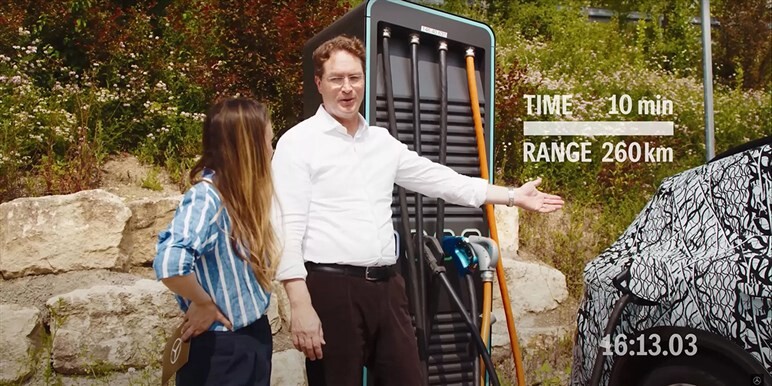 メルセデスの最新「GLC EV」は“300SEL”顔？ 800V充電＆0-100km加速4秒未満などのスペックも明らかに