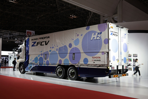 水素燃料電池車は大型トラックでこそ活きる？　FCVトラックのいまの立ち位置と立ちはだかる課題