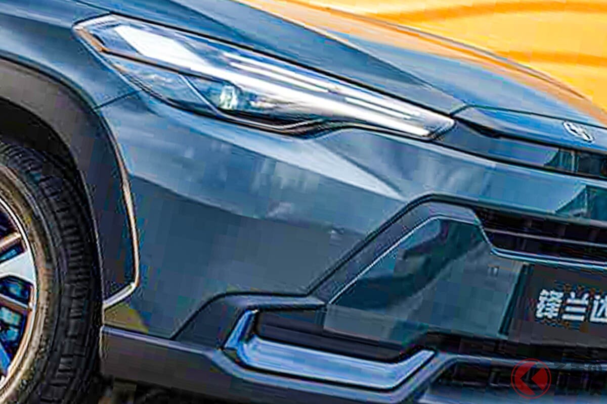 約210万円！ トヨタ新型「“コンパクト”SUV」初公開！ 2リッター「エンジン」＆スッキリ顔採用！ 大幅刷新の「フロントランダー」中国に登場
