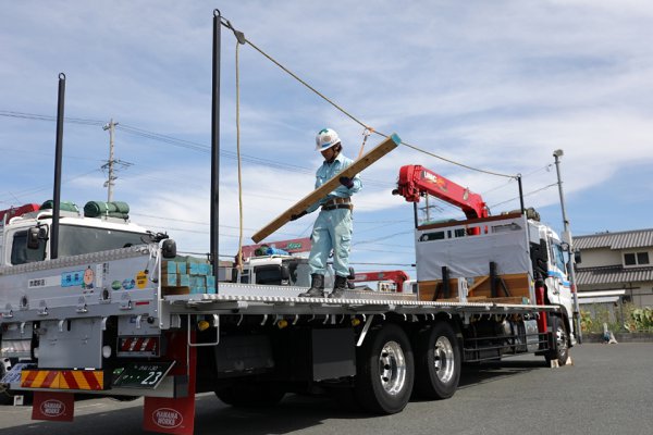 意外 トラックドライバーが事故に遭うのは 運転中よりも荷役作業中のほうが断然多いという事実 ベストカーweb 自動車情報サイト 新車 中古車 Carview