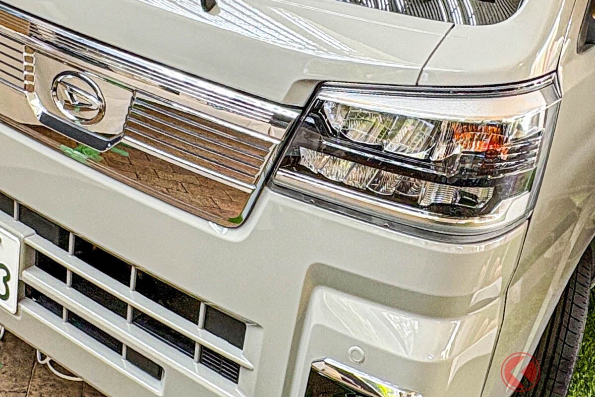 400万円！ 4人乗れる「“軽規格超え”軽トラ」公開！  ダイハツ「ハイゼットトラック」ベースの「超広々仕様」！ 4人寝られる「JP STAR Happy1+ city TYO」登場