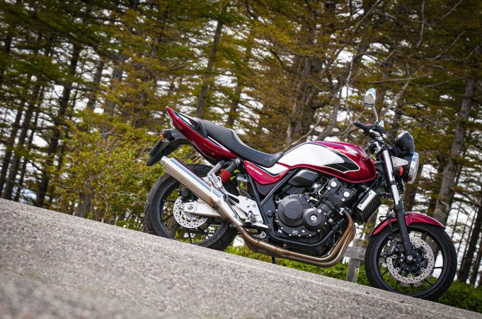 400ccのバイクに ちゃんと乗ったことってありますか ホンダの道は一日にして成らず 第2回 Honda Cb400 Super Four 前編 Webオートバイ 自動車情報サイト 新車 中古車 Carview