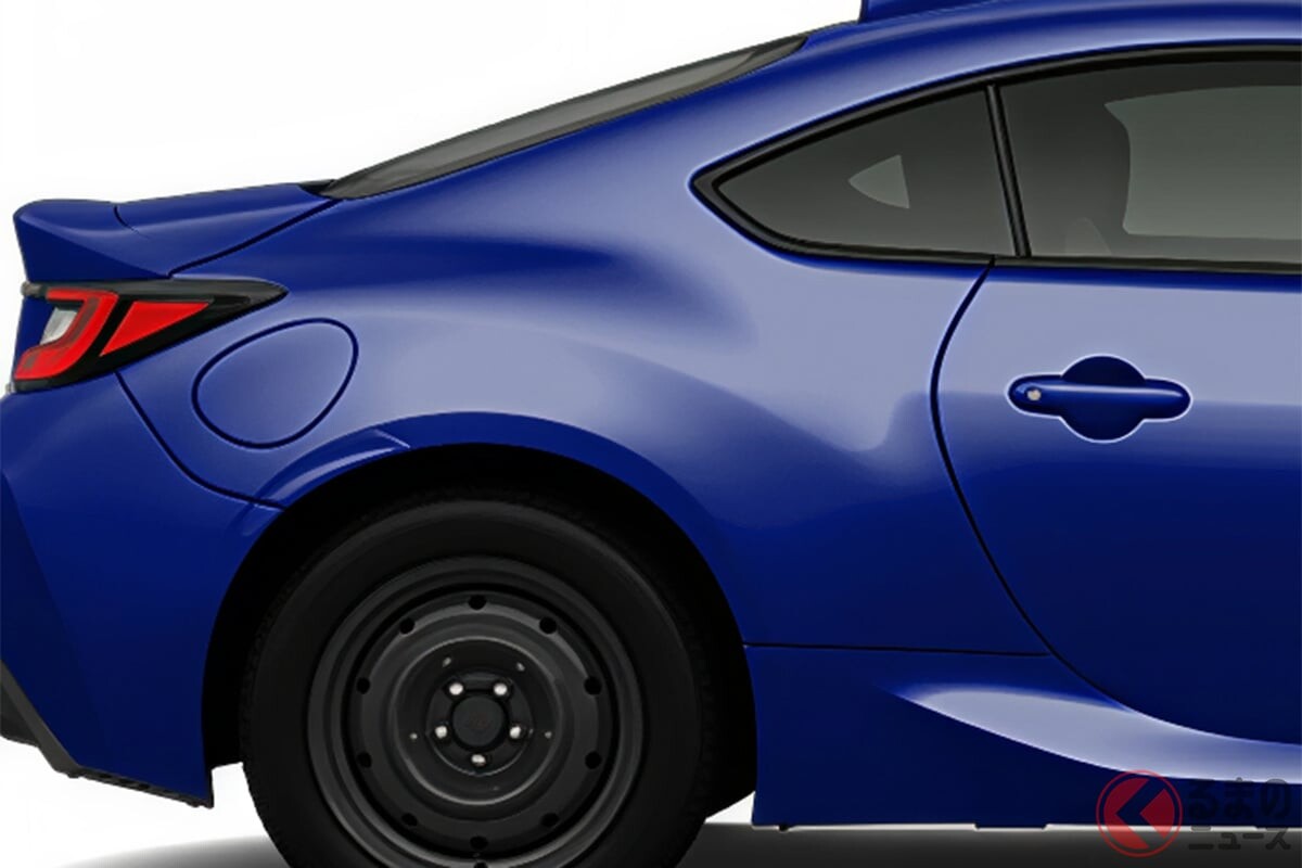 293万円で買える！ トヨタ新「FRスポーツカー」発表！ 全長4.2m“ちょうどいいボディ”×6速MT！ 「最も低燃費」なシンプル仕様！ 安全性もバッチリの「GR86」最安モデルとは？