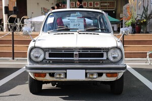 ホンダ初代「ライフ」を3台所有！ 2001年生まれオーナーの旧車親孝行生活とは