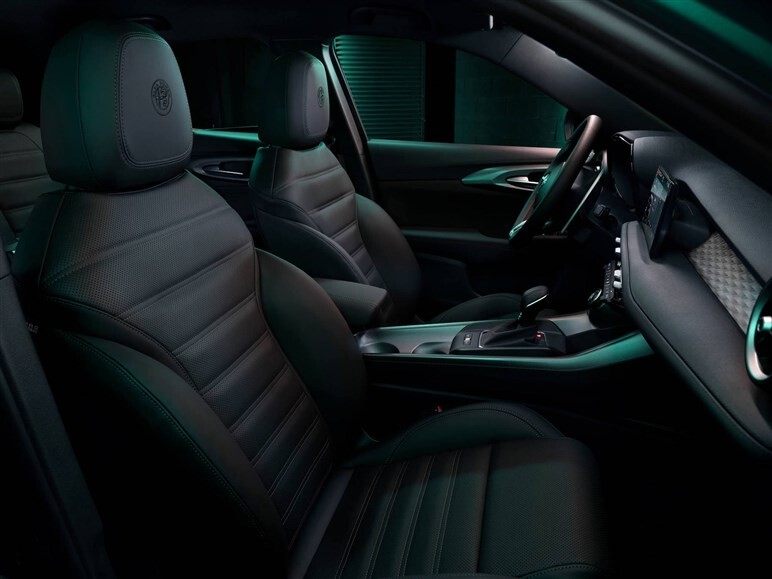 アルファロメオ「トナーレ」発表。Mハイブリッドを初搭載、価格は524万円から