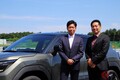 スズキ「新型コンパクトSUV」登場！ 斬新“ゴツゴツ”デザイン×日本風のインテリア採用！ 今夏にも登場の新たな“スズキの要”「新型eビターラ」デザインの特徴は？
