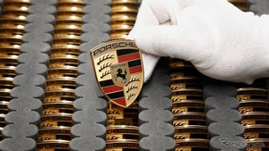 ポルシェ、電動化戦略を大幅見直し…内燃エンジンモデル拡充へ