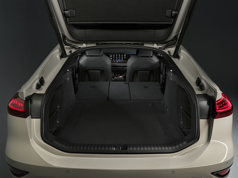 美形すぎるアウディ新型「A6／S6 e-tron」独で発表！ 命名ルール変更でガソリン仕様はどうなる？