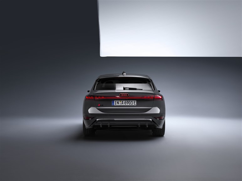 美形すぎるアウディ新型「A6／S6 e-tron」独で発表！ 命名ルール変更でガソリン仕様はどうなる？