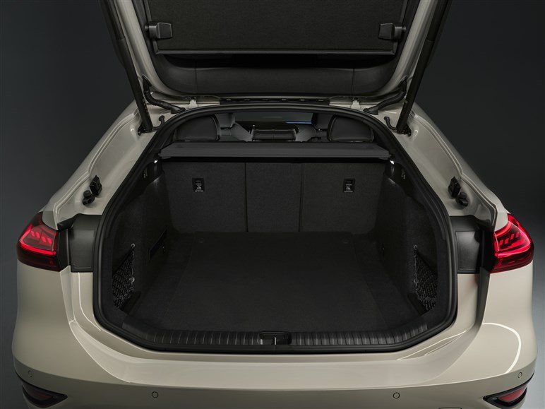 美形すぎるアウディ新型「A6／S6 e-tron」独で発表！ 命名ルール変更でガソリン仕様はどうなる？
