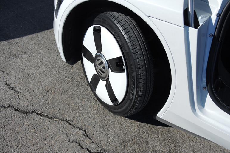 リッター100km、XL1　市販モデル超速攻試乗