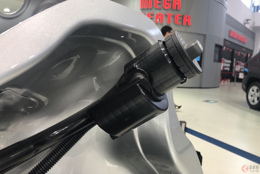 ピカッと給油ランプ点灯 ナメちゃダメ 車のガス欠 ランプ点灯後に何キロ走れるのか くるまのニュース 自動車情報サイト 新車 中古車 Carview