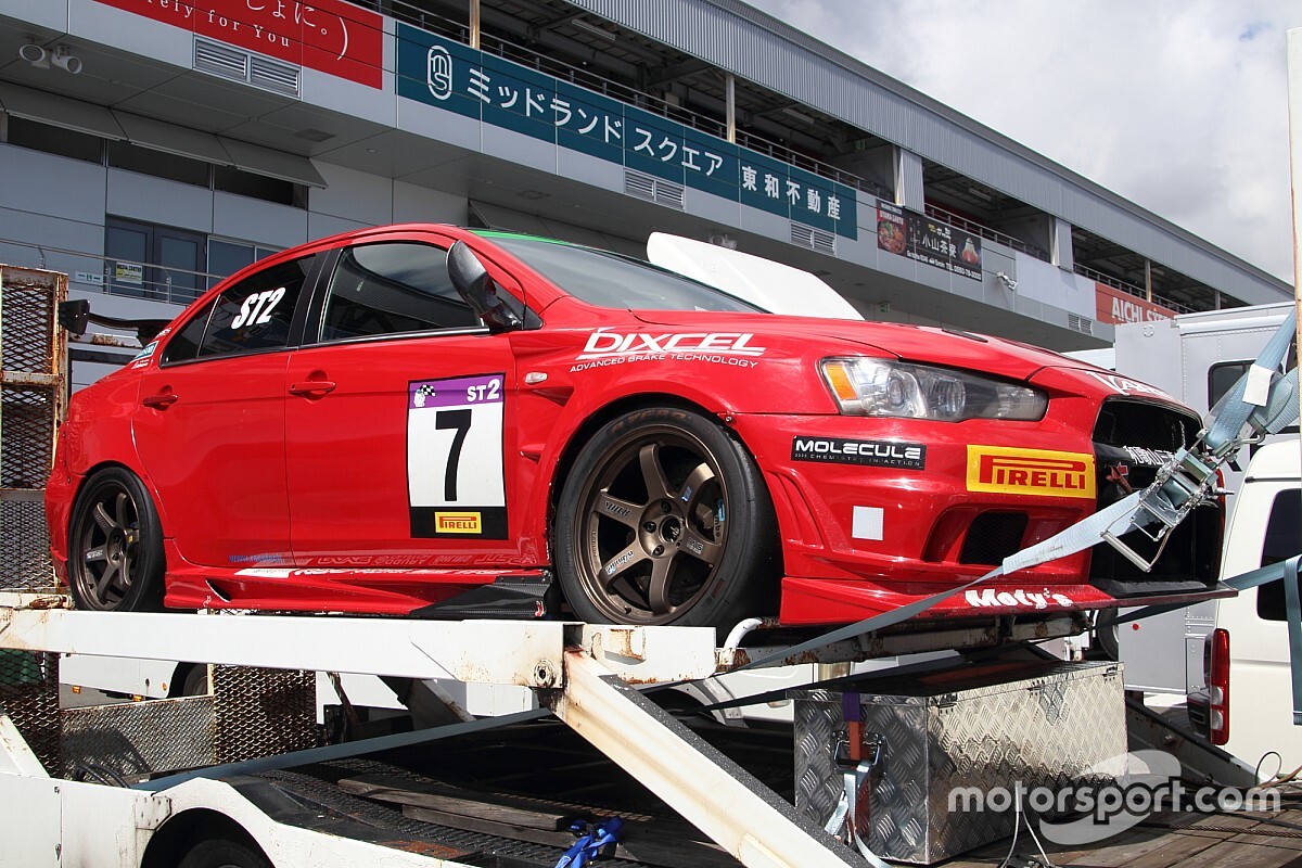 スーパー耐久 今年もピット裏にはパーツ取り車やキャンピングカーがズラリ 各チームとも入念に 富士24時間対策 Motorsport Com 日本版 自動車情報サイト 新車 中古車 Carview