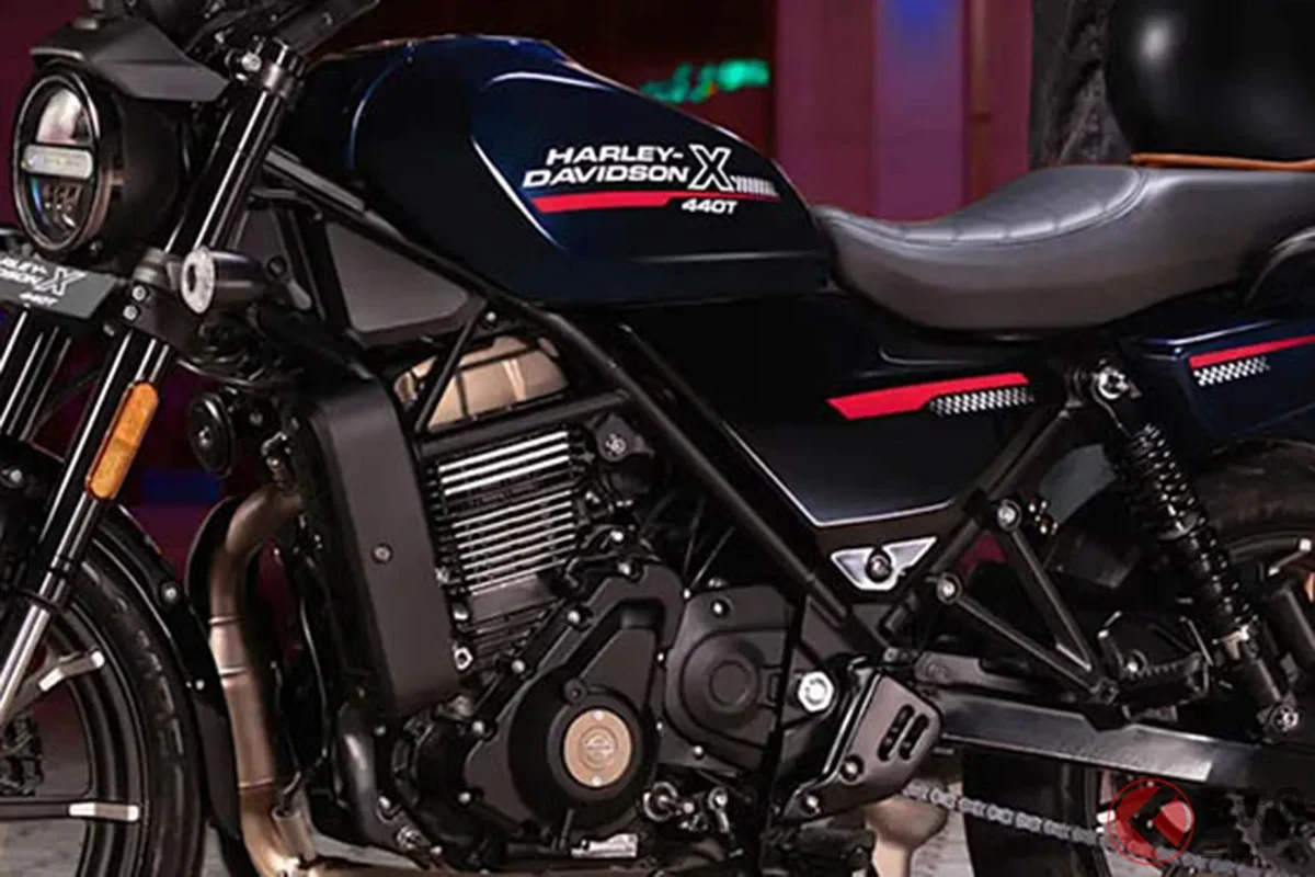 ハーレー「“新型”ミドルクラスネイキッド」登場！ “440cc”のちょうどいいサイズで扱いやすい！ “X”シリーズの新顔「X440」インドで発表