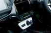トヨタ・ハイブリッド車のシフト操作を未来的なプッシュボタン式に変更！