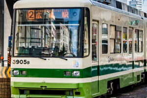「駅前大橋ルート」開業後も激変!? 廃止される広電の地上ルート「隣の電停も休止」のワケ 来春には“ぐるぐる回る”
