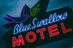 80年以上も「ルート66」の旅人を見守る「青いツバメ」とは？ 有数の観光名所になっている老舗モーテルを紹介します【ルート66旅_26】