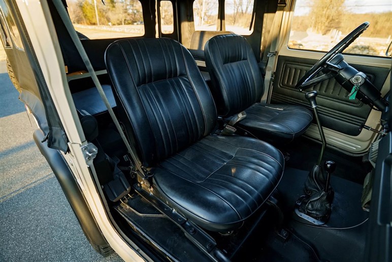 【シブすぎる】名車“ヨンマル”がV8化で再誕！ 北米チューナーが仕上げた「FJ40」のレストモッドが登場