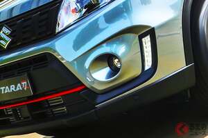 スズキ斬新「“カタナ”SUV」に大注目！ “6速MT”×ターボ搭載した「KATANA」ブランドの“本格4WD”！ 伝説の「刀」マーク採用で“100台限定”の「ビターラカタナ」欧州モデルが超カッコイイ！